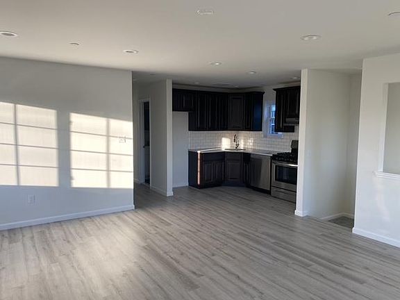 4th image of 6251 Hillmeyer Ave