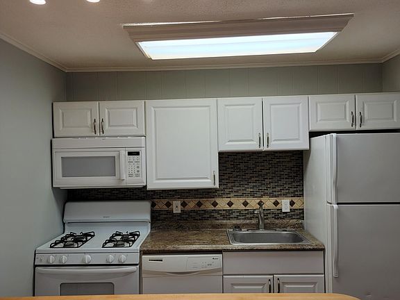 5th image of 38 Freebody St #204