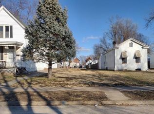 1322 N 9th St, Quincy, IL 62301