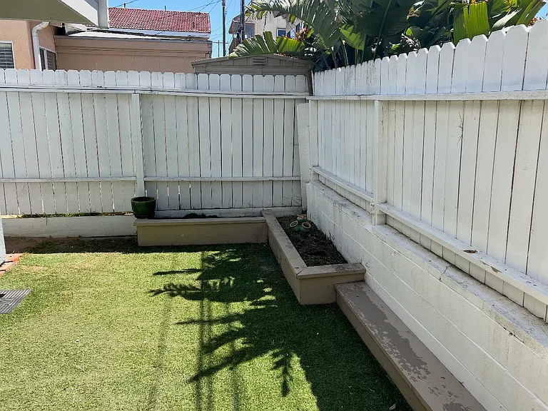 292 Santa Monica Dr — Photo 8