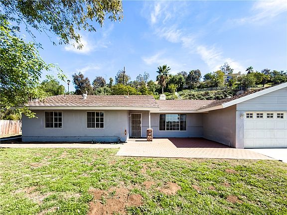 3rd image of 7774 Lakeside Dr