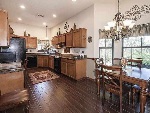 4th image of 961 Fleming Cir