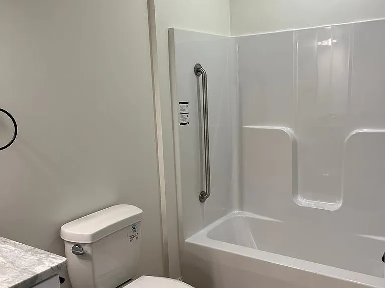 386 Saint John St — Photo 11