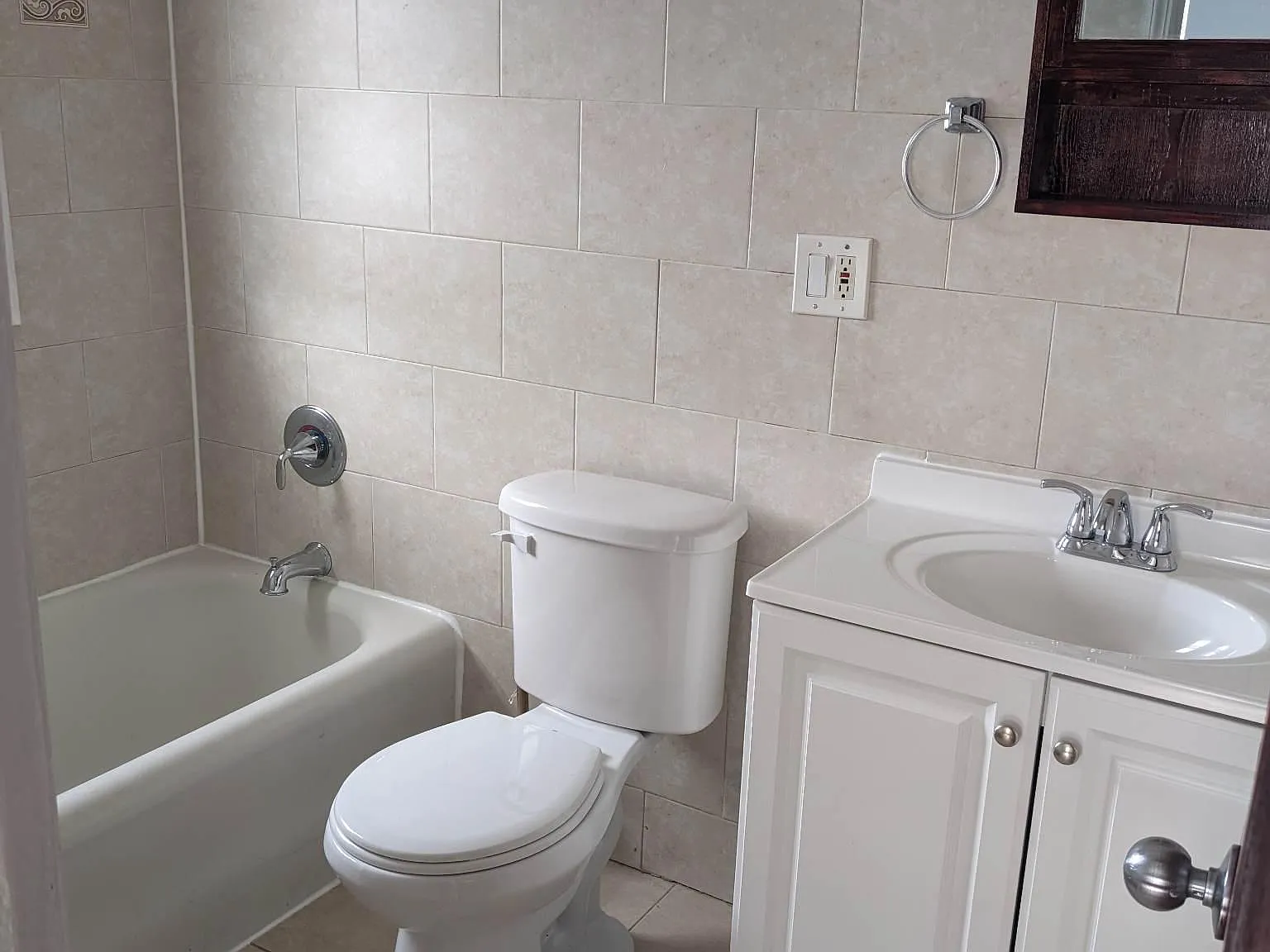 3 bed, 1000 sqft, $3,750 — Photo 2