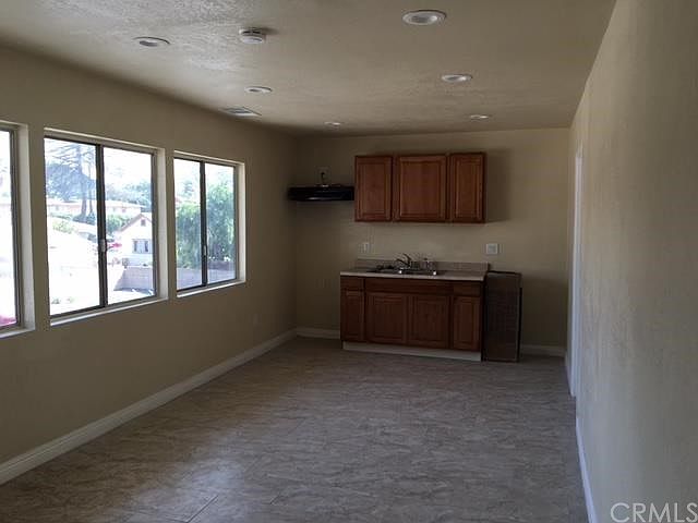 1st image of 723 N D St #203