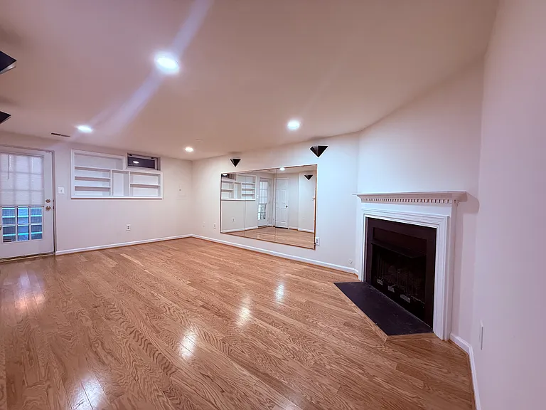 5944 Raina Dr — Photo 14