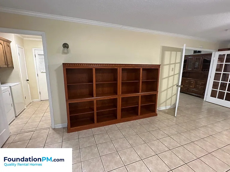 2621 Derbyshire Ave — Photo 7