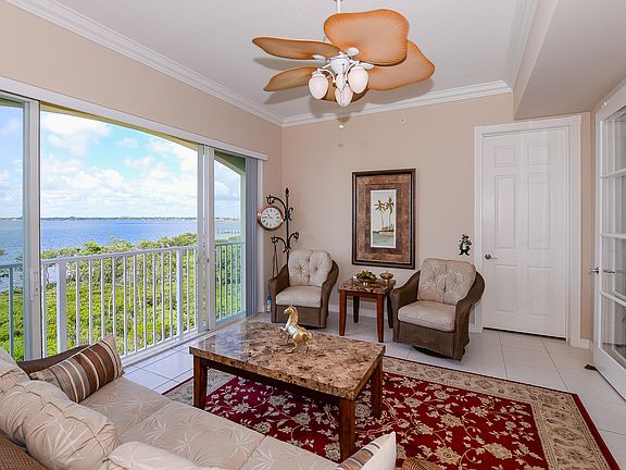 2nd image of 27 Harbour Isle Drive W #Ph-01