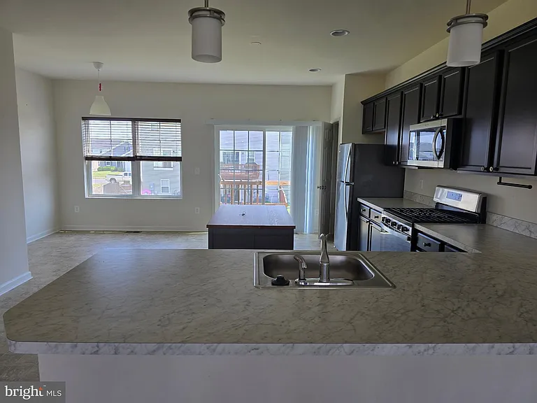 243 Crofton Ct — Photo 1