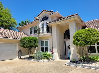 520 Sand Bend Dr, Kerrville, TX 78028
