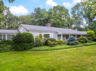 55 Sunset Hill Dr, Branford, CT 06405