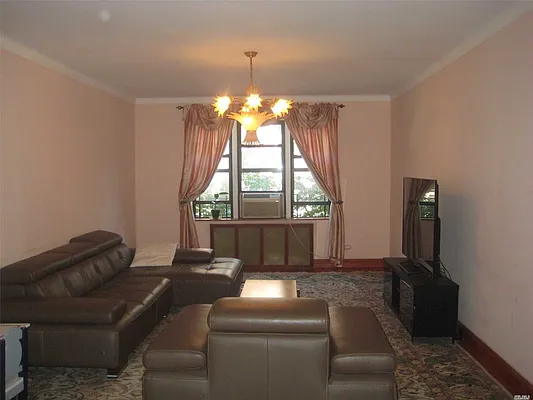 Sold by Advantage Realty of Forest Hills Inc | media 10