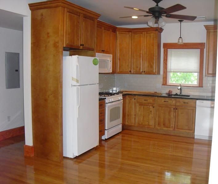 2nd image of 485 Main St #2