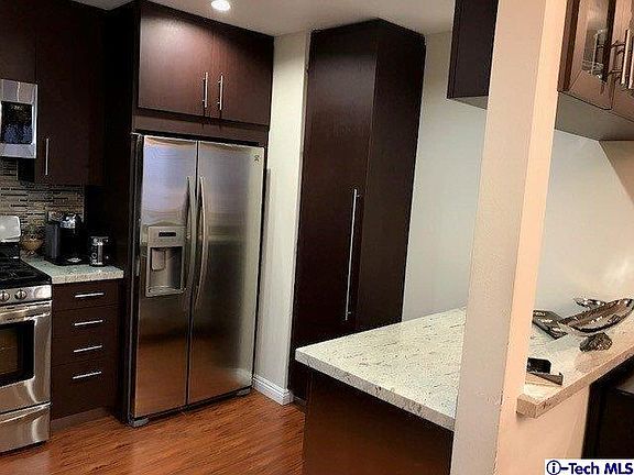 5th image of 10520 Sunland Blvd Unit 3