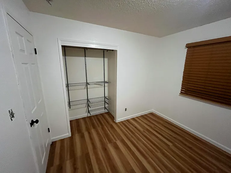 205 Trinity St — Photo 5
