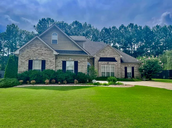 1012 Queens Ct, Moody, AL 35004