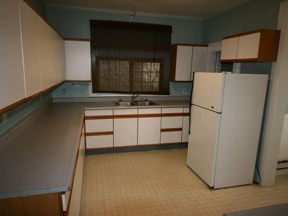 2nd image of 849 W Cliff Dr #1