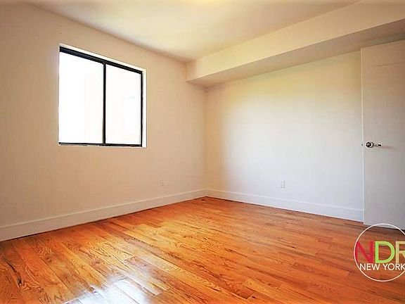 2nd image of 265 Kosciuszko St Fl 4