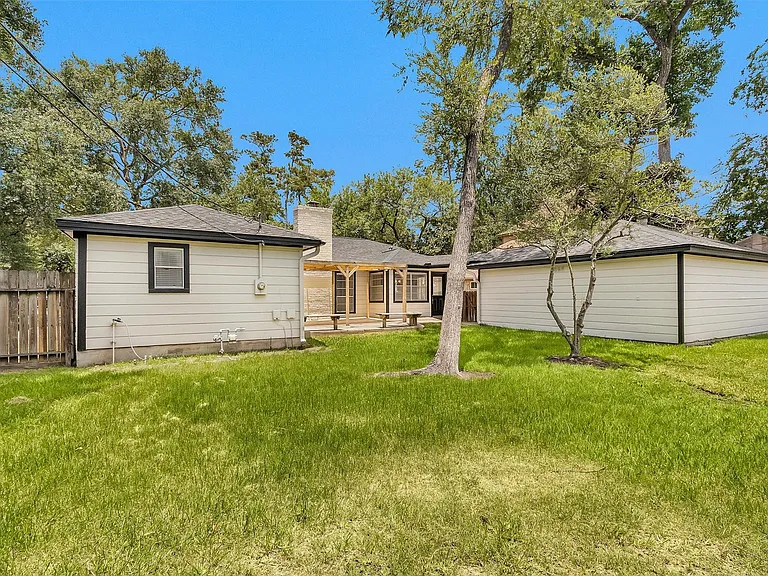7911 Heathrow Ln — Photo 20