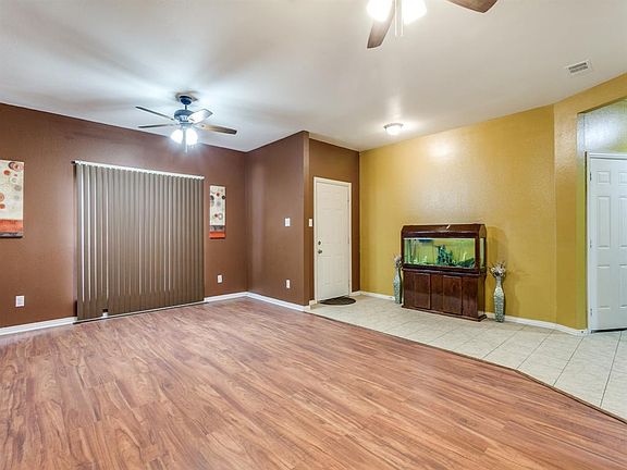 2nd image of 807 Cascade Dr