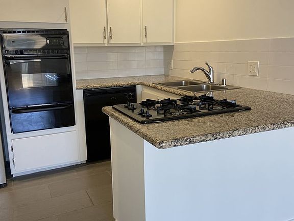 3rd image of 1617 N Poinsettia Pl APT 206