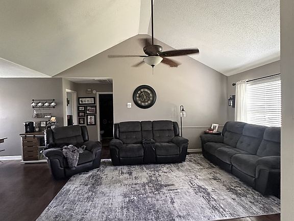 3rd image of 1100 Brocton Ct
