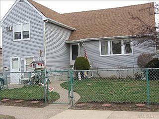 1st image of 209 W Pine St