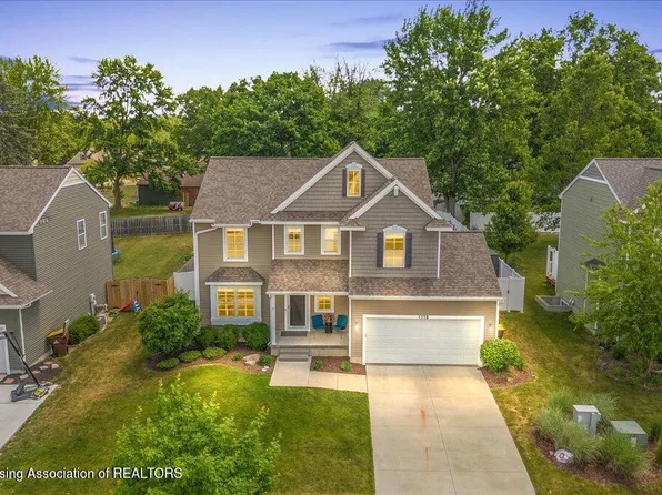 1115 Oakwood Dr, Dewitt, MI 48820