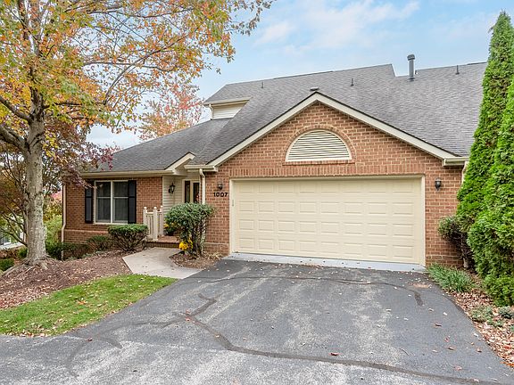 3rd image of 1007 Chateau Ct