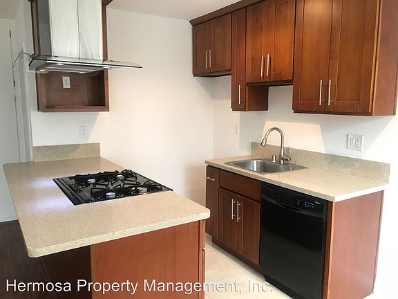 2nd image of 2210 Vanderbilt Ln APT 09