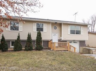 6904 Meadowbrook Ln, Hanover Park, IL 60133