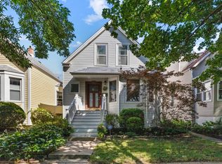 2118 W Berwyn Ave, Chicago, IL 60625
