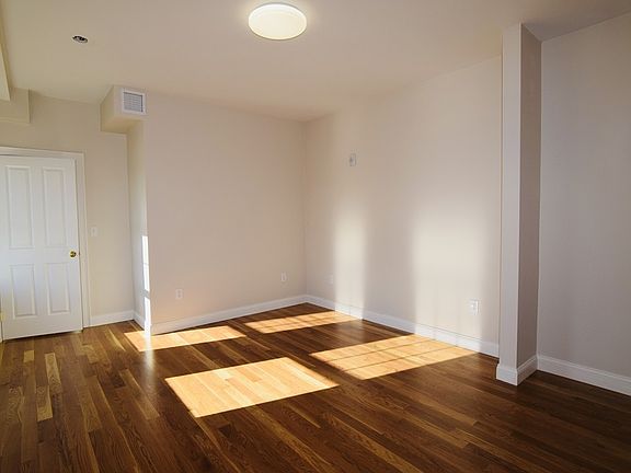 5th image of 601 Washington St Ste 6