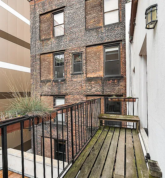 51 E 10th St #9 — Photo 8
