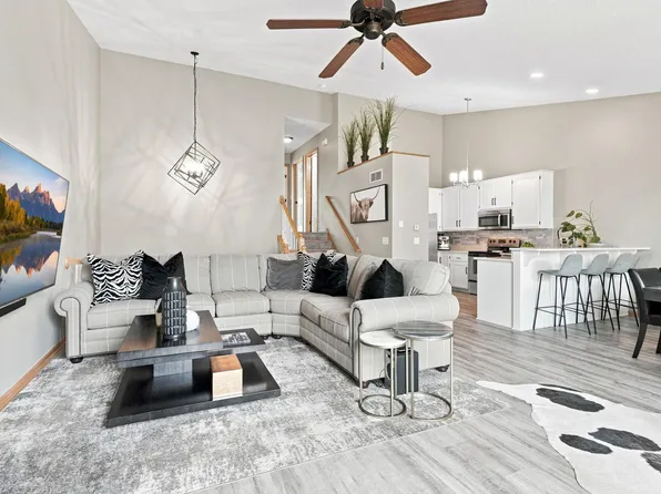 7606 Red Fox Trl, Rockford, MN 55373