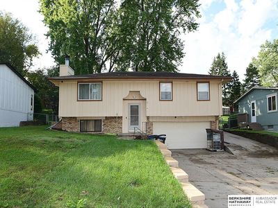 10535 Izard St, Omaha, NE, 68114