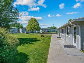 Northwest Pointe Apartments