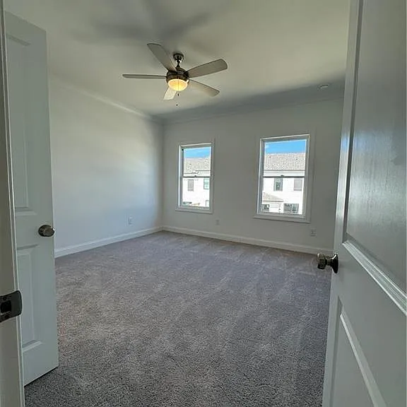 1112 Larkin Dr — Photo 3
