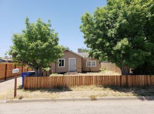 215 8th St, Orange Cove, CA 93646