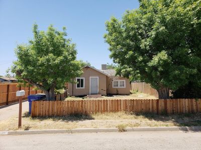 215 8th St, Orange Cove, CA, 93646