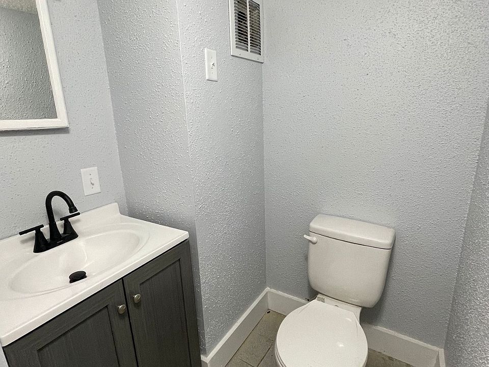 1st image of 2417 Linden Ave #2