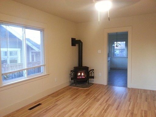 Living Room w/ Fireplace