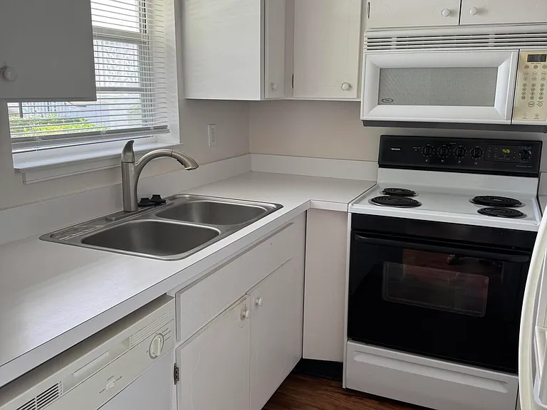 2800 Indian River Blvd #4R — Photo 6