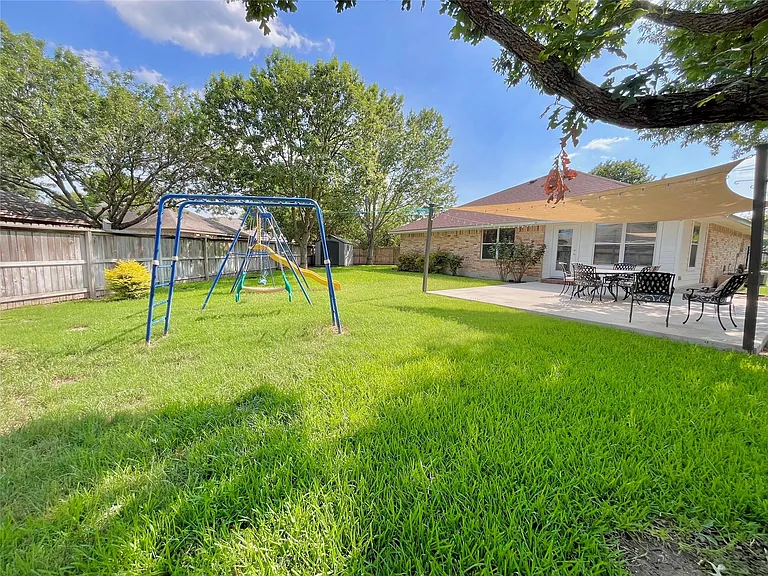 1623 Anna Lee — Photo 27