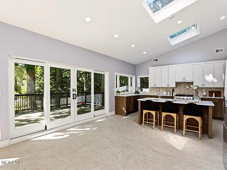 331 Gordons Corner Rd — Photo 18