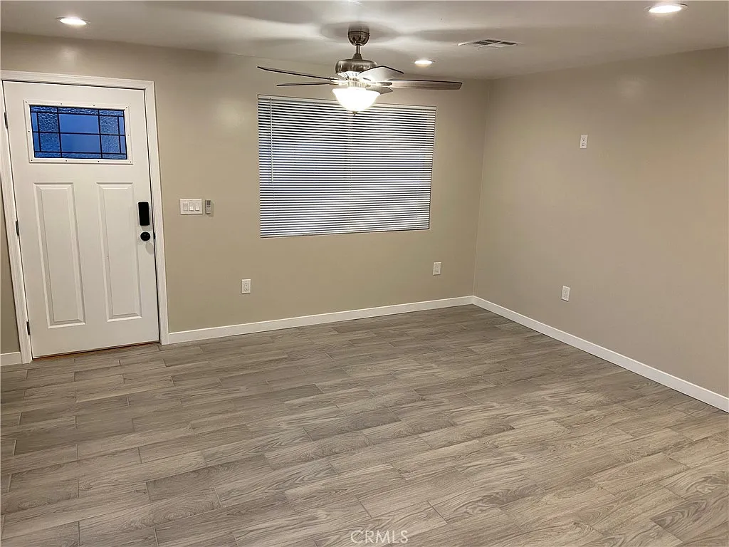 2 bed, 900 sqft, $2,500 — Photo 2