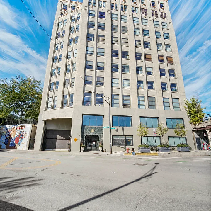 1550 S Blue Island Ave #1202