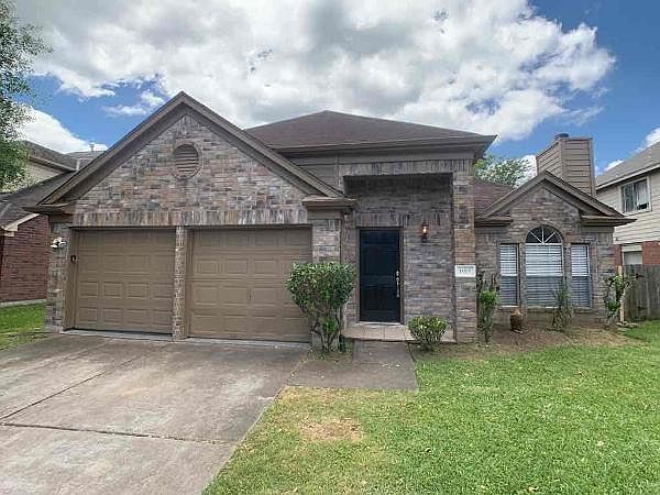 1st image of 1915 Woodland Hills Dr