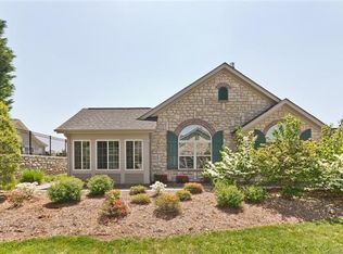 152 Summerfield Pl, Flat Rock, NC 28731