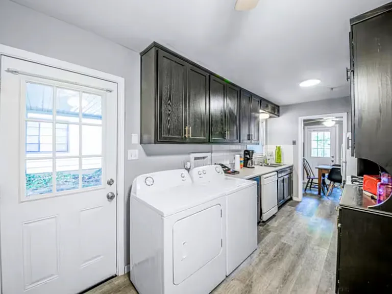 1019 S Gray St — Photo 11